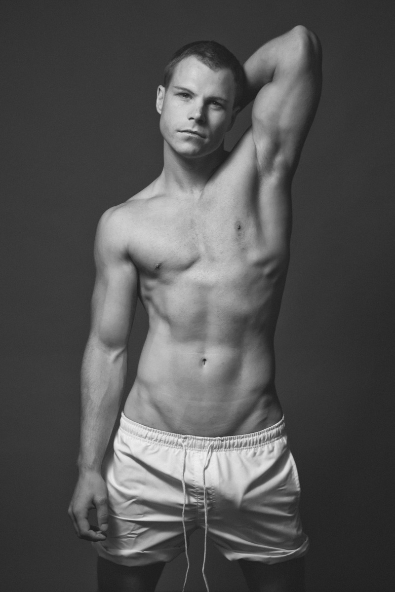 Male model photo shoot of Vinnie Hooper