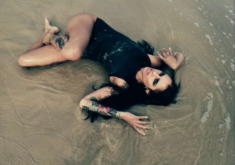 Female model photo shoot of Luna Woolcott in Byron Bay, Australia