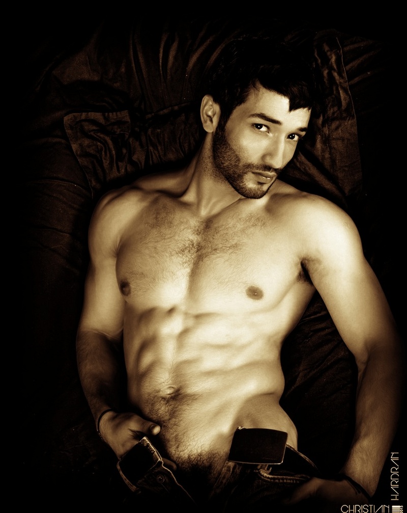 Male model photo shoot of Rayan2013