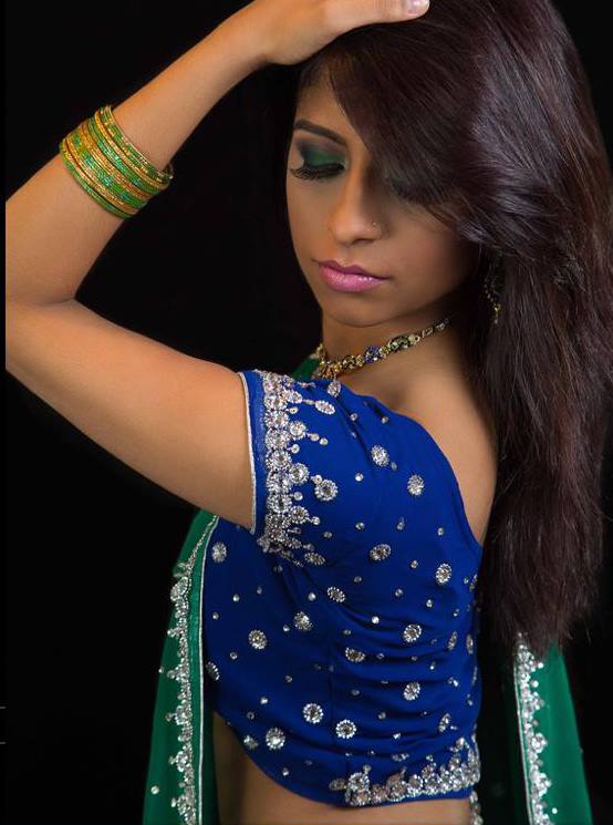 Female model photo shoot of Roshni by SajanPhotography, makeup by makeupbymeshell