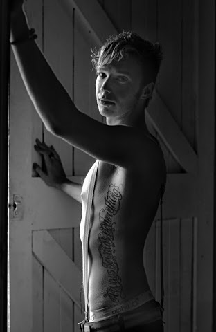 Male model photo shoot of Daniel Kidd