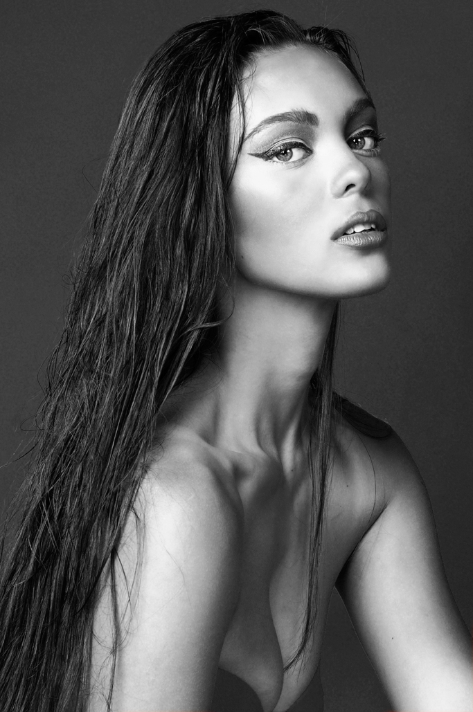 Female model photo shoot of VALENCIA PHOTOGRAPHY