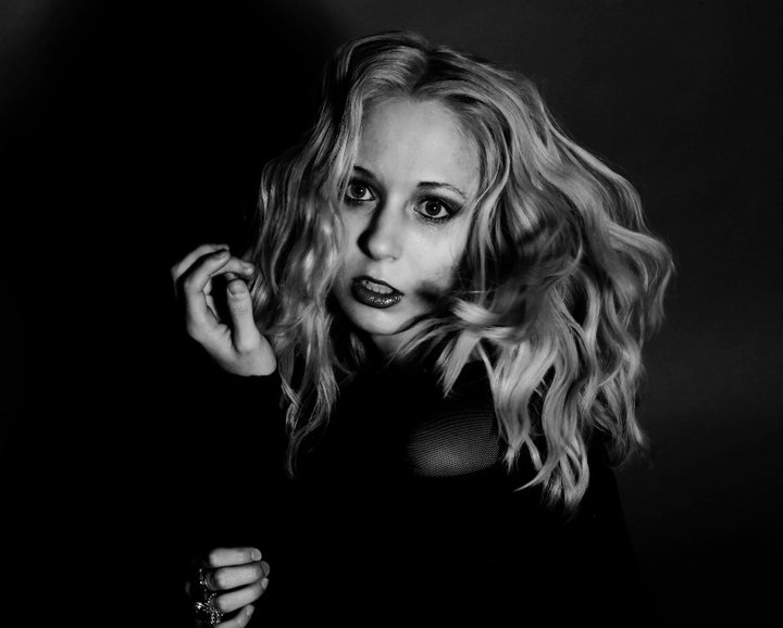 Female model photo shoot of Velvet Voodoo