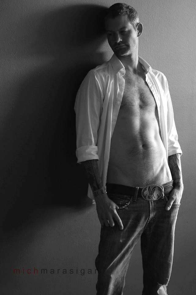 Male model photo shoot of Derek Wright