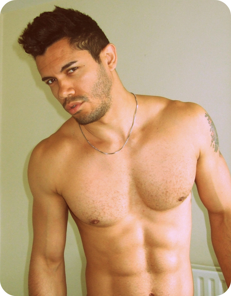 Male model photo shoot of Leonardo Castro