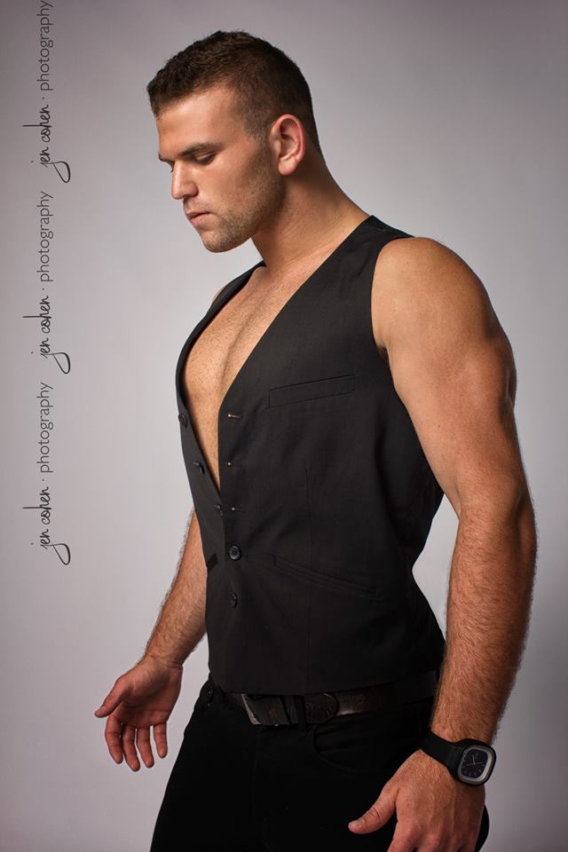 Male model photo shoot of Jonathan Abbasi