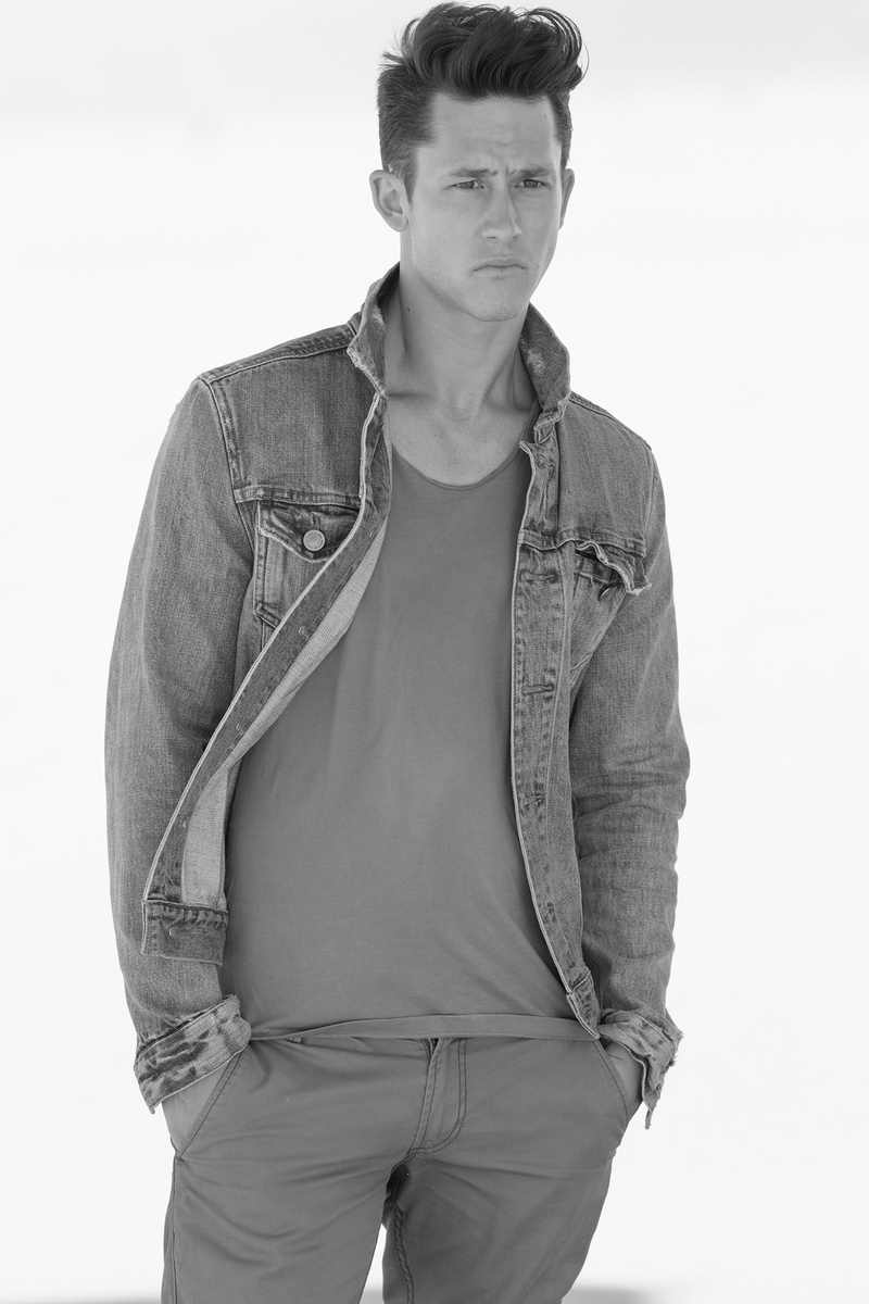 Male model photo shoot of Nicholas Scott