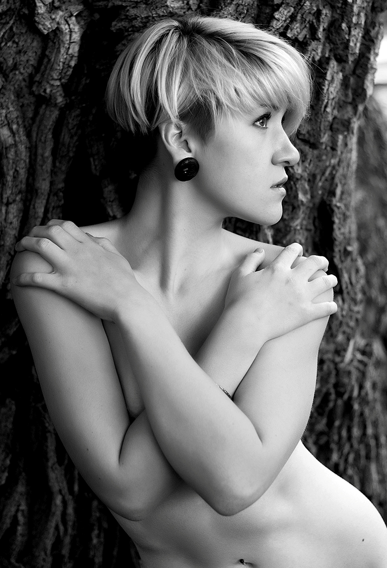 Female model photo shoot of Joules Dee by RhiddlerOne in Kent, WA