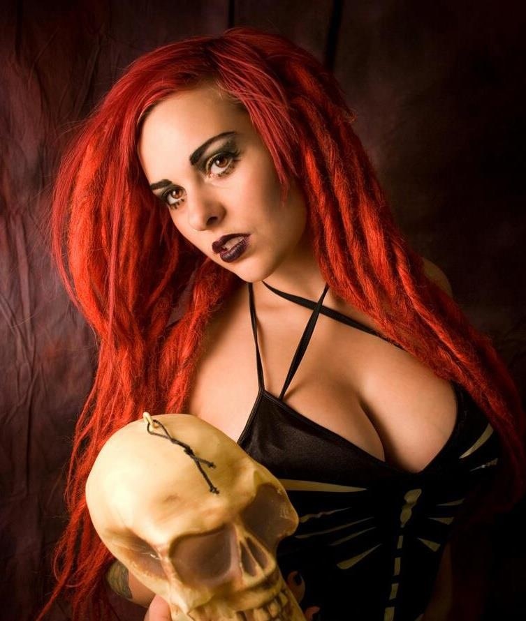 Female model photo shoot of Leah ray rotten