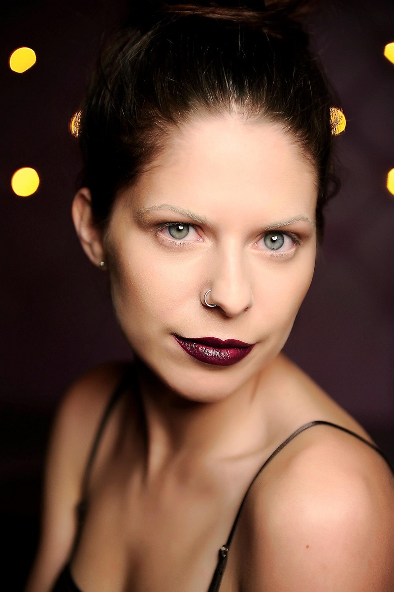 Female model photo shoot of Suzanne Bogan