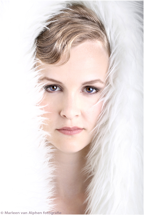 Female model photo shoot of Anvanya Photography and Lijmodelling in Breda, makeup by Francesca Cambuli
