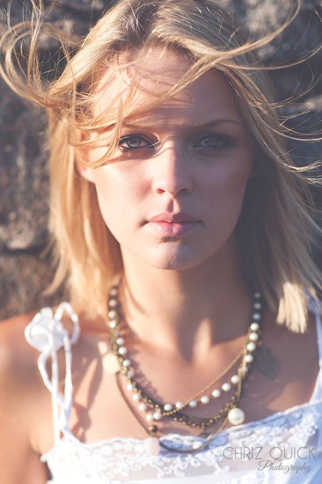 Female model photo shoot of Amy Hearn