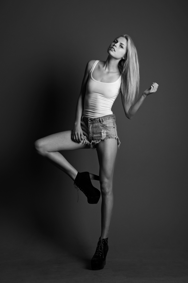 Female model photo shoot of Mel Oldenburg