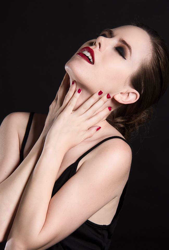 Female model photo shoot of Emily Lorene Benham by TawnyHortonPhotography