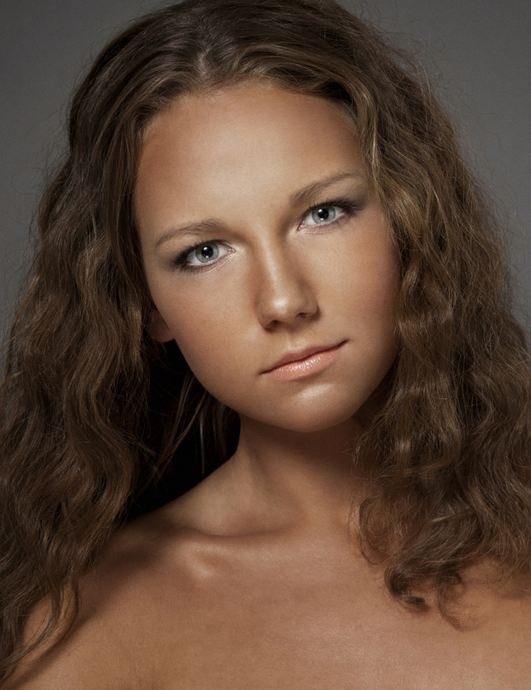 Female model photo shoot of CharlotteMakeUp