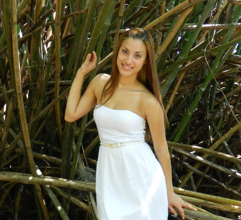 Female model photo shoot of Sandy2013