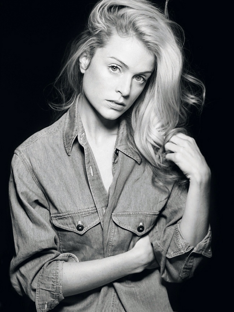Female model photo shoot of Emily Eileen