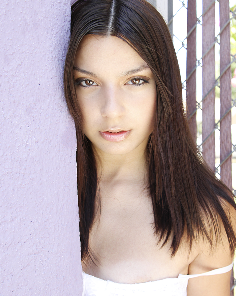 Female model photo shoot of Avery Anna Gonzales
