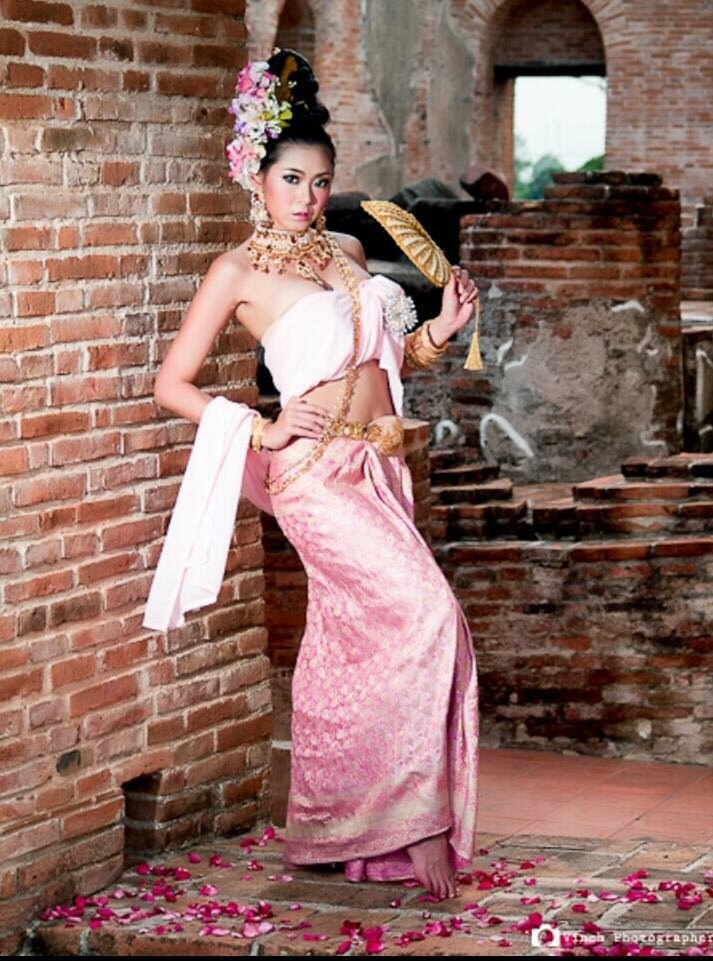 Female model photo shoot of Mookki Sukanya in Ayudthaya