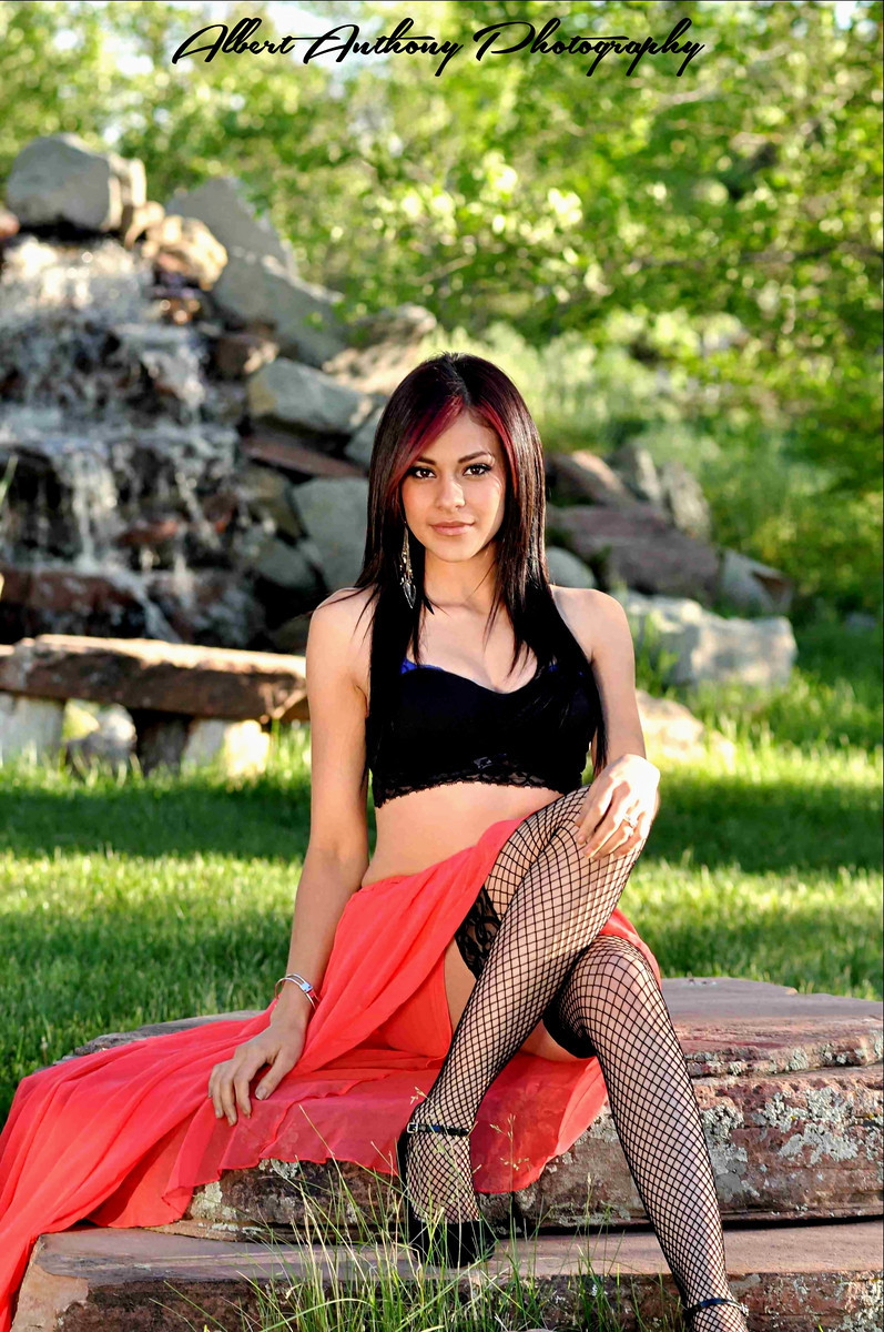 Female model photo shoot of Jessy Banu