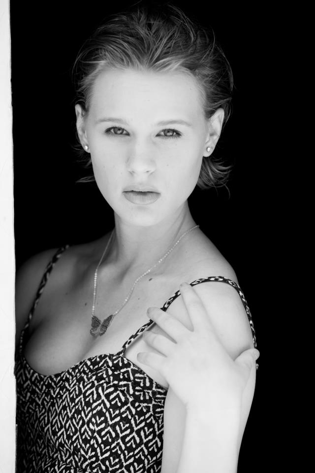 Female model photo shoot of Vltima