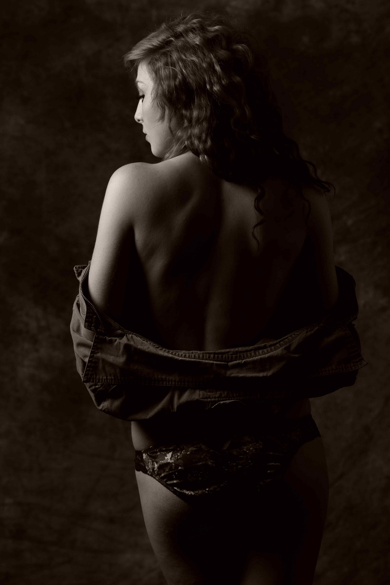 Female model photo shoot of Arden McKay  by Arda Ozum