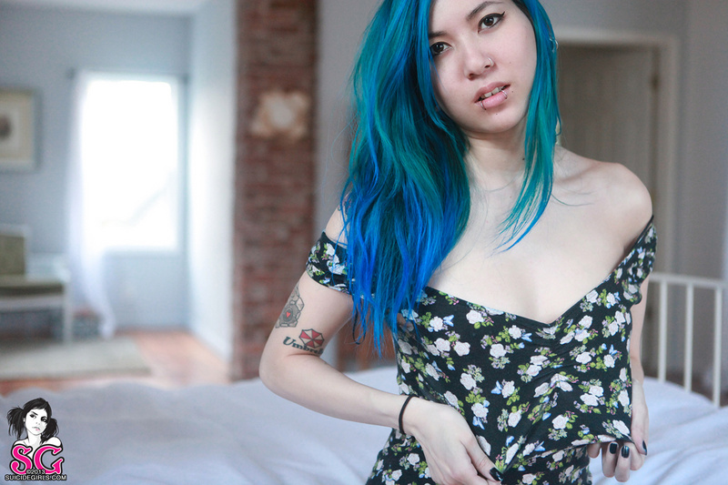 Female model photo shoot of Palette Suicide by Alissa Brunelli