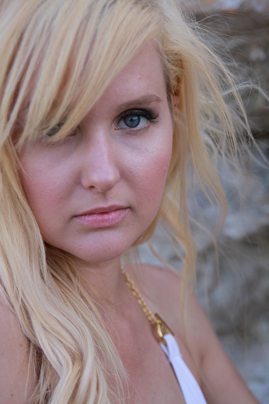 Female model photo shoot of Lauren Mckenna Barker