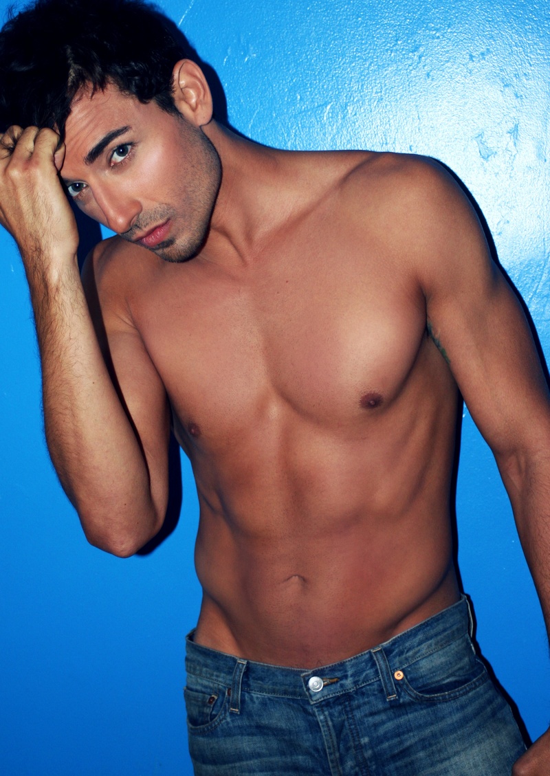 Male model photo shoot of Alex Angarita