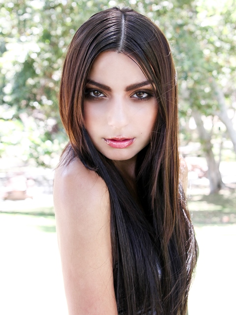 Female model photo shoot of Avery Anna Gonzales