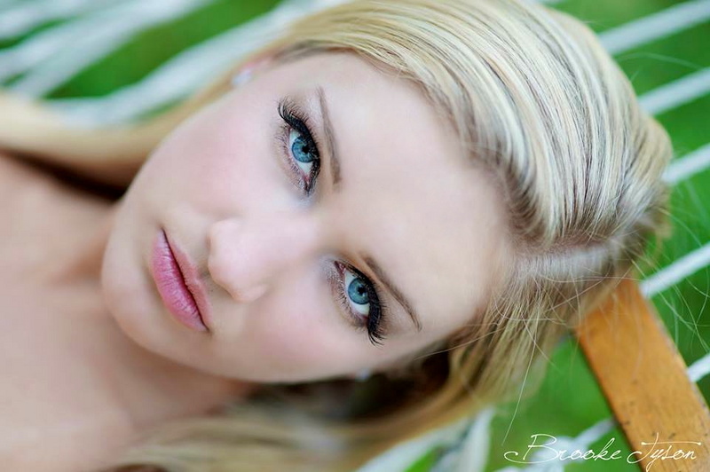 Female model photo shoot of Rachel Hager in Fulton, MD