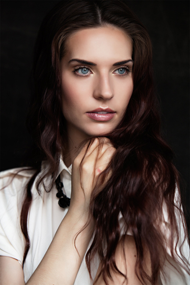 Female model photo shoot of Fiona Melder