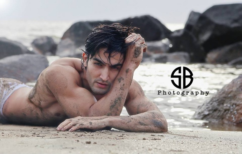 Male model photo shoot of Soumya B Fotography in Mumbai