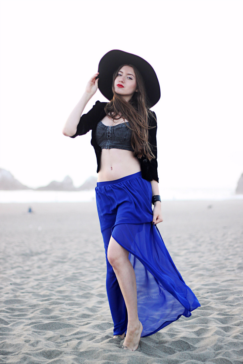 Female model photo shoot of Viktoriia Parubets by Samuel Alberti Photo in Ocean Beach