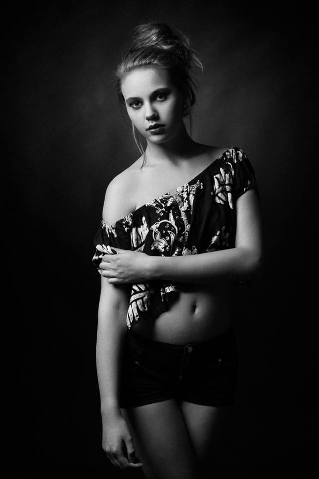 Female model photo shoot of Jo Lien in Brussels