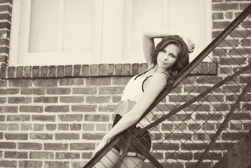 Female model photo shoot of Shelby Lynn xo by ShaynaReneePhotography