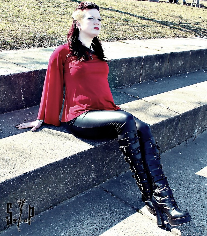 Female model photo shoot of Gypsy Jean