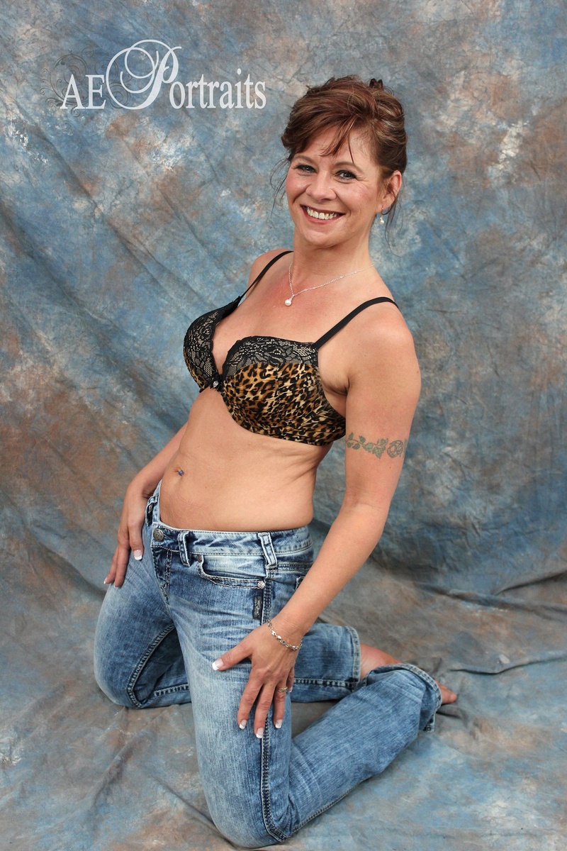Female model photo shoot of Arlene - AEPortraits