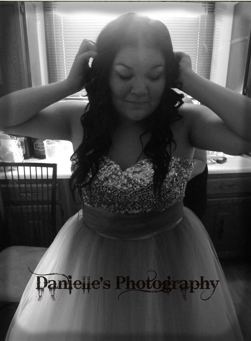 Female model photo shoot of Danielles Photography