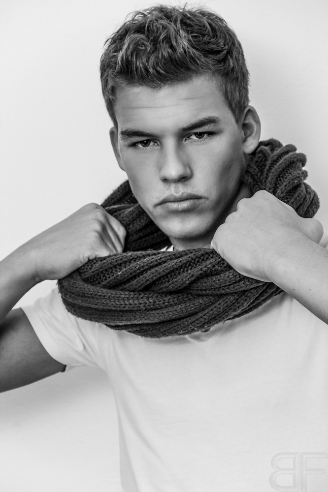 Male model photo shoot of Stefson