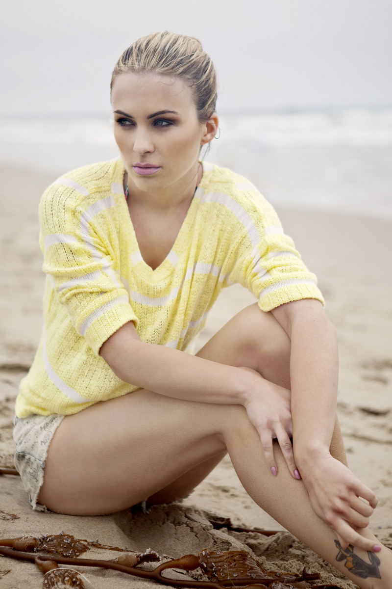 0 model photo shoot of Raquel Garcia MUA by Liz Caruso in Venice Beach