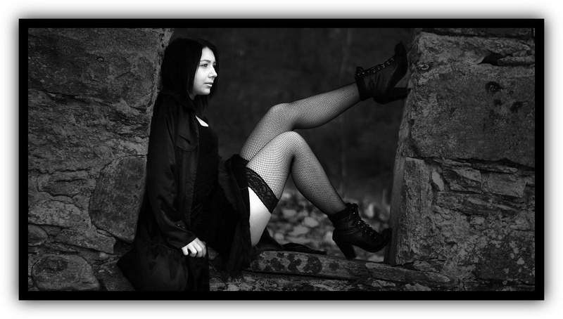 Female model photo shoot of Vixxen Secret in highlands