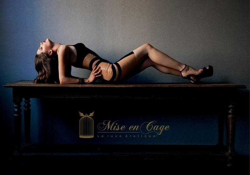 0 model photo shoot of Mise en Cage