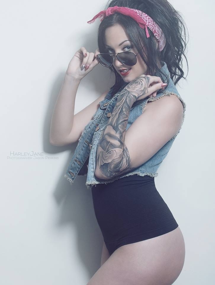 Female model photo shoot of Harleyjane89