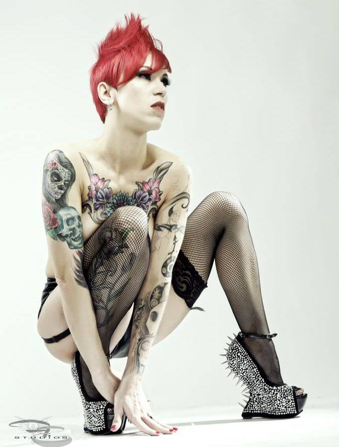 Female model photo shoot of Scarlet Skye by Justin Kates