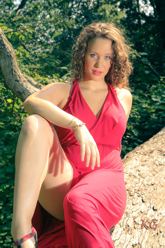 Female model photo shoot of Erika Chamberland by Kendall Glaspie in Bronx Park