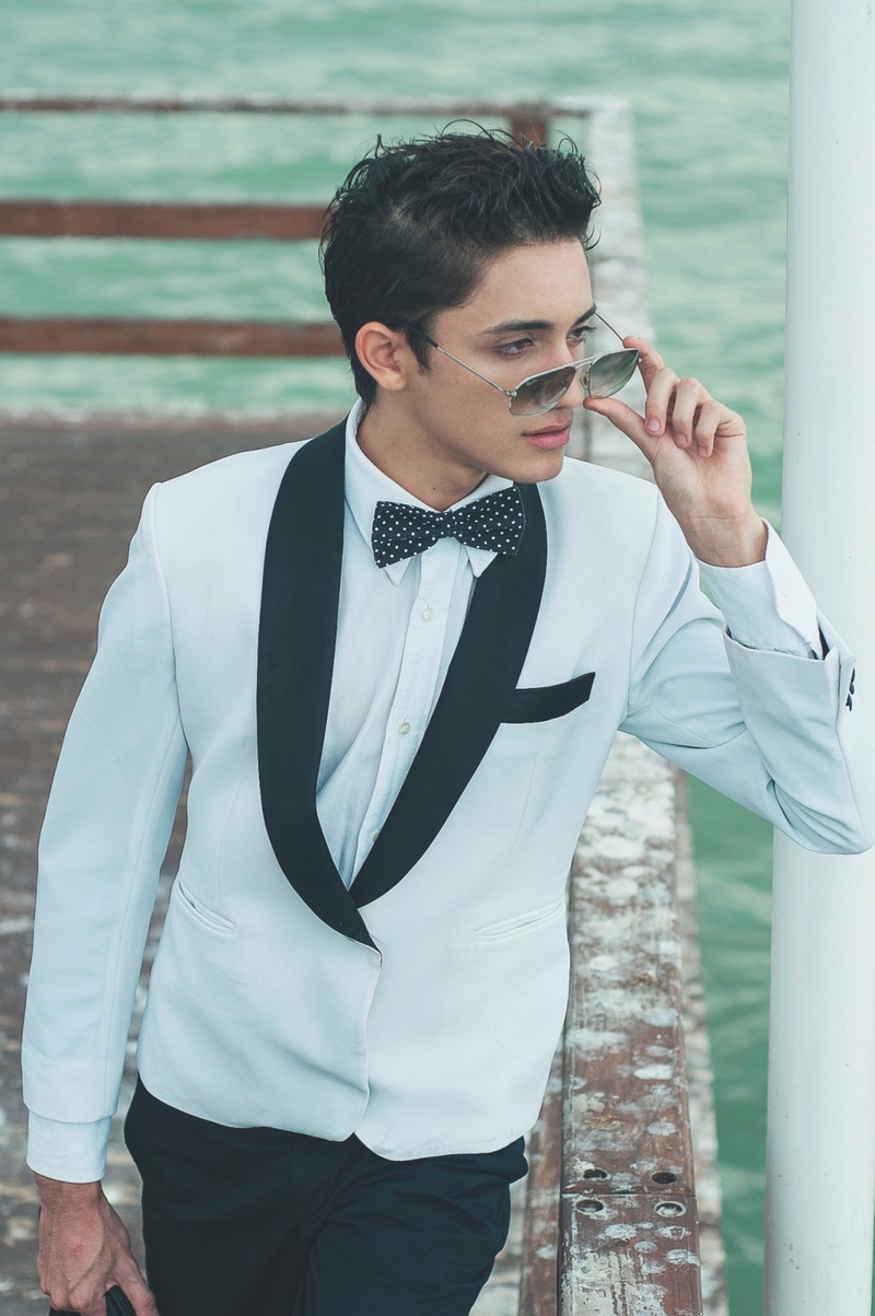 Male model photo shoot of Alejandro de Gonzalez