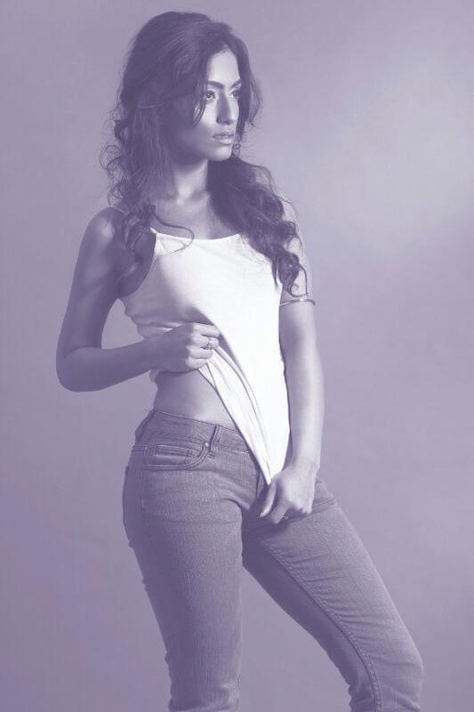 Female model photo shoot of Simran Bansal 