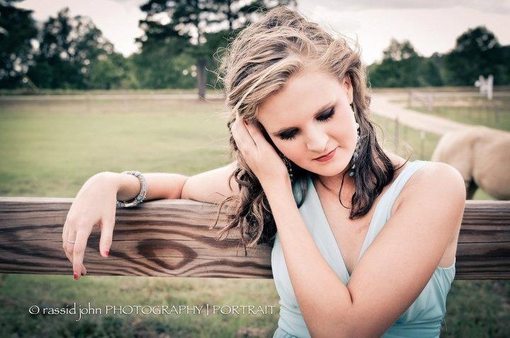 Female model photo shoot of Madie Taylor  in Tuscaloosa, Al