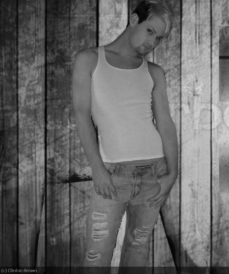 Male model photo shoot of BrandoRay